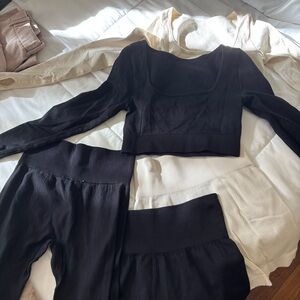 OQQ bundle workout sets! Two long sleeves, two biker shorts and one leggings